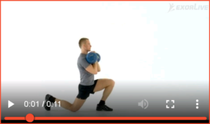 Bilde av øvelsen "Utfall bakover med chest mount med vektstang" (4) - Klikk for å se videoinstruksjon på Exorlive.com sine egne sider